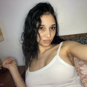 Model - Carmella naughty