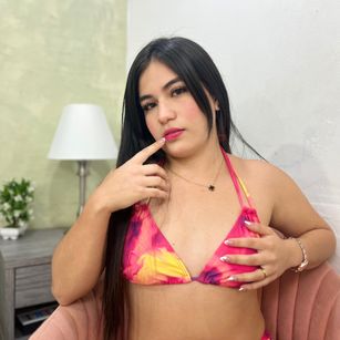 Model - MelanyLou CBT