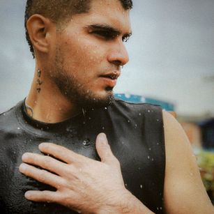 Model - Hello Doctor hairy