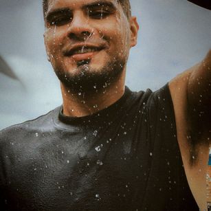 Model - Hello Doctor feet