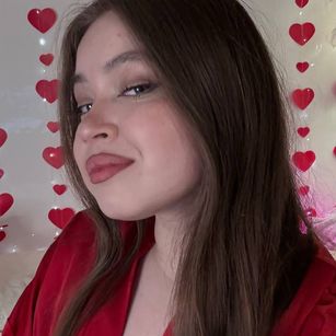 Model - Eva Moore young