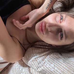 Model - mooncherry Insidethepussy