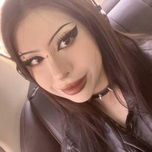 Model - Venomeovvv lovense