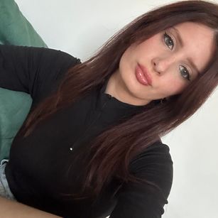 Model - Nicki caliente