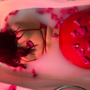 Model - MiaaSmailll bigass