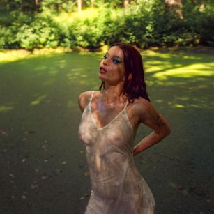 Model - KylieBales dancing