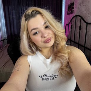 Model - Hilda mature