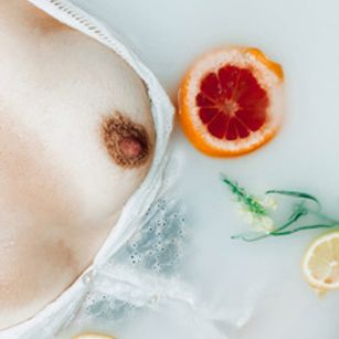 Model - MrMrsRight housewife