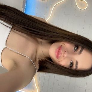 Model - Pink_Nymph bigass