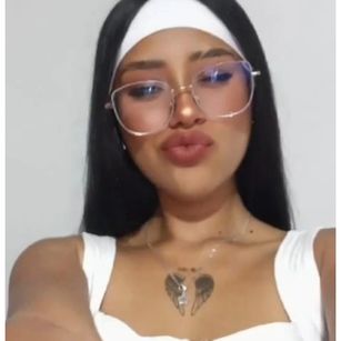 Model - Sarah Monroe teen