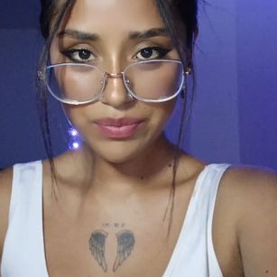 Model - Sarah Monroe french