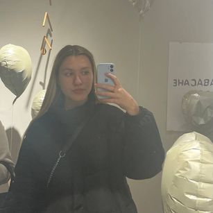 Model - Mariel bigass