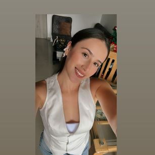 Model - Christina  Dias smile