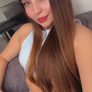 Model - Emiliegolds dedos