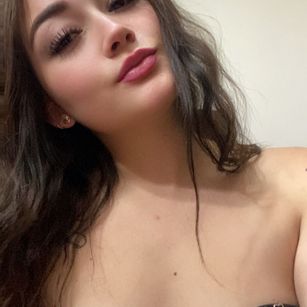 Model - Mia Santos aceite