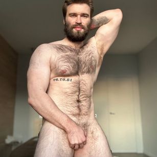 Model - YourPersonalHairyBear tatoo