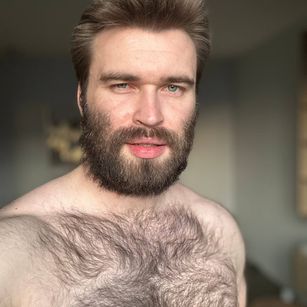 Model - YourPersonalHairyBear beard