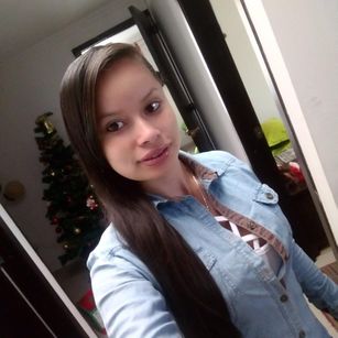 Model - FrecitaRoja LATIN