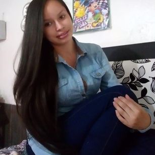 Model - FrecitaRoja PRETTY