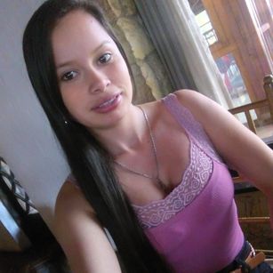 Model - FrecitaRoja PRETTY