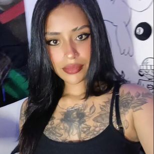 Model - Sarah Monroe smile