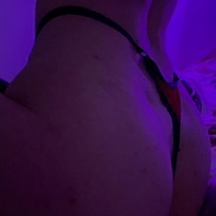 Model - KarissaKash squirt