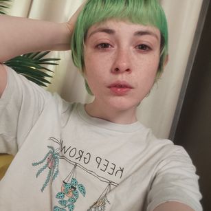 Model - Agathakisa teen