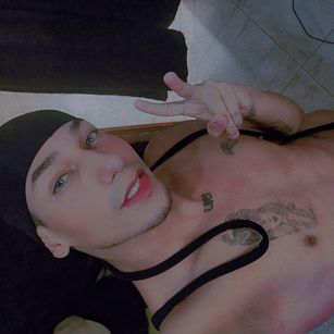 Model - jesustarja sissy