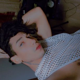 Model - jesustarja femboy