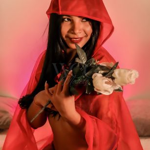 Model - Charlotte Joones squirt