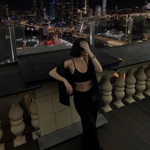 Model - Sarahh bigboobs