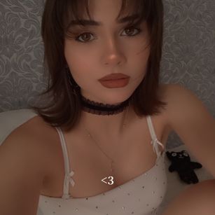 Model - lolita spanking