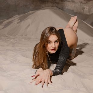 Model - Stacy Sexylips dirtytalk