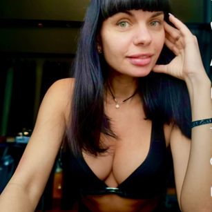 Model - SophiaSparkle CEI