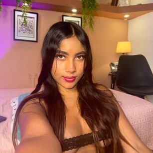 Model - Sofia Bennet joi