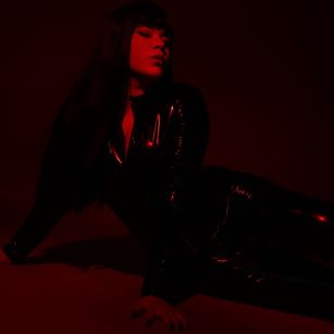 Model - Evelyn Dom CEI