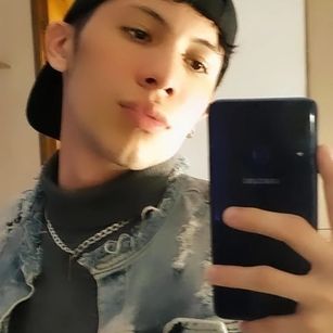 Model - SANT AGO HUGEDICK