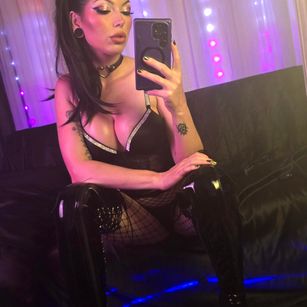 Model - Cultofcassi Sissy