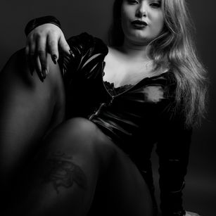 Model - Catherine Hell DOM