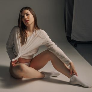 Model - IsabelleCute boobs