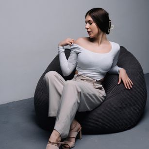 Model - IsabelleCute smile