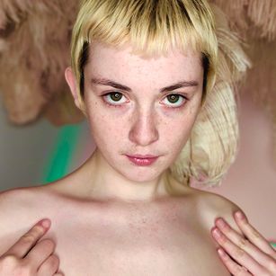 Model - Agathakisa teen