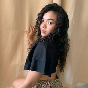 Model - Shantall ass