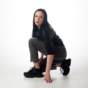 Model - ElizabethSho ass