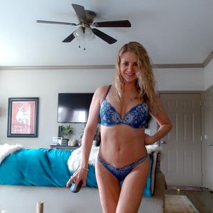 Model - sweetnoffbeat tightpussy