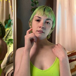 Model - Agathakisa pussyplay