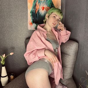 Model - Agathakisa dildo