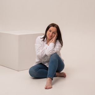 Model - Abby Taylorr dildo