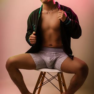 Model - DennisScott masturbation