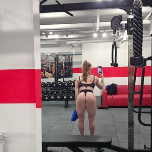 Model - ZlataFitGoddess strapon